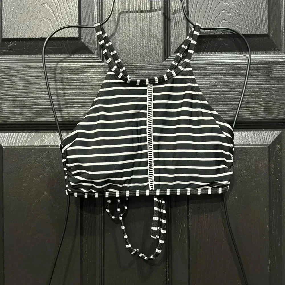 XHILARATION swimsuit top